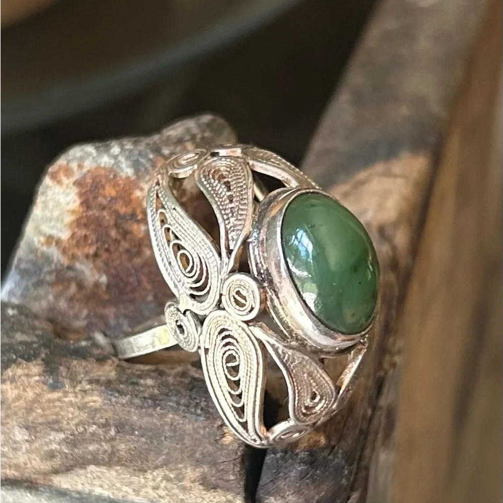 Antique Natural Jade Filigree Ring - Picture 10 of 12